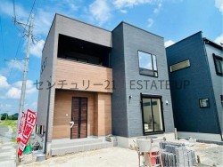 谷山駅まで徒歩14分、小学校や公園も徒歩圏内。耐震等級3・省エネ断熱等級の高評価住宅。収納力のある納戸付き3LDKで、子育てにもピッタリの安心空間。