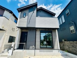DEMO-01 スーパー・コンビニ・郵便局すべて徒歩5分以内、駐車2台可で日常の買い物や移動もスムーズ。1.5倍の耐震壁量＋制震装置採用＋床下収納・パントリー完備で生活効率も◎