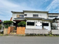 DEMO-01 各居室6帖以上5DK＋納戸が活かせる自由度の高い構造。家庭菜園や駐車も可能な敷地と間取りです。