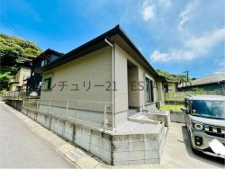 DEMO-01 ゆとりある敷地に建つ平屋住宅。15帖以上のLDKやお庭で、子育てやセカンドライフにも向いた快適設計です。