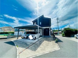 DEMO-01 約60坪の広々敷地に駐車3台対応。納戸・ウォークインクローゼット・シューズインクローク完備で、収納力と自由度ある暮らしを実現した3SLDK邸です。