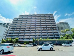 DEMO-01 南向き角部屋で桜島と錦江湾を一望できる鹿児島らしいの眺望。宅配BOX・オートロック完備で安心。3LDK約78平米のゆったり居住空間が魅力の中古マンションです。