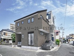 子育て世帯に嬉しい南向きリビングの4LDK♪保育園やスーパーも徒歩圏内。都市ガス対応で光熱費も安心、駐車2台可+長期優良住宅仕様で将来も安心の住まいです。