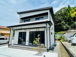 DEMO-01 駅9分×小中徒歩圏×駐車3台可。オール電化＆高品位設備を標準搭載し家計にも優しい♪
