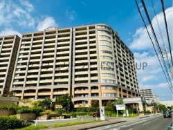 DEMO-01 桜島と錦江湾を望む東南角部屋のオーシャンビュー邸宅。広々とした4LDKで、明るく開放的な暮らしを実現。県庁・アクロスプラザ与次郎が徒歩圏、ペットと暮らせる海辺の上質ライフを叶えるマンションです。