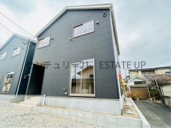 南向き×オール電化の省エネ住宅！駐車3台OKで暮らしやすさ◎。LDK15帖以上の明るい空間に各室収納を完備。静かな坂之上の住宅街で、家族みんなが心地よく暮らせる新築3LDK・4LDK邸宅です。