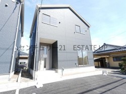 DEMO-01 南向き×オール電化の省エネ住宅！駐車3台OKで暮らしやすさ◎。LDK15帖以上の明るい空間に各室収納を完備。静かな坂之上の住宅街で、家族みんなが心地よく暮らせる新築3LDK・4LDK邸宅です。