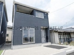 ゆとりのLDKと全室収納付きで家族がのびのび暮らせる住まい。人気のルーフバルコニーから広がる開放的な景色も魅力！南東向き×駐車ゆとりの永池町エリアで、快適な新生活をスタート。