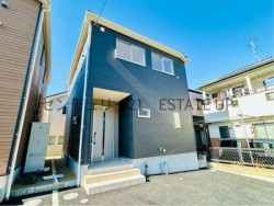 DEMO-01 コンパクトながらも“ちょうどいい”が詰まった3LDK新築。玉里団地の静かな環境で子育てにも安心の住まいです。家族のつながりを育むリビング階段＆カウンターキッチン採用！