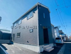 都市ガス採用で光熱費にやさしい家計思いの新築4LDK！LDK15帖以上＆収納充実でファミリーに最適。バス停徒歩4分×中央駅方面もアクセス便利な“ちょうどいい暮らし”。