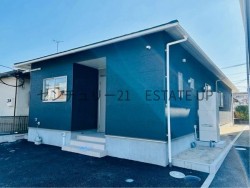 DEMO-01 LDK18帖超＆収納充実。姶良小学校まで徒歩4分の安心子育てロケーション！オール電化・高断熱仕様で快適性と節約を両立。家族がのびのび暮らせる敷地面積50坪超の新築分譲。