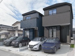 草牟田小徒歩3分の安心立地!全室南向きで陽当たり良好、都市ガス×長期優良住宅の高性能3LDK。WICや床下収納も充実で快適な暮らしを♪