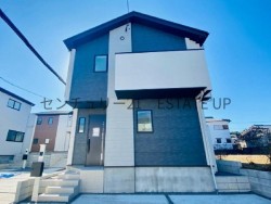 南向きLDKで陽光に包まれ、20帖超LDKやリビング階段など、子育て家族に嬉しい間取りが満載の快適邸宅♪坂之上駅・慈眼寺駅の2駅近で生活便利。