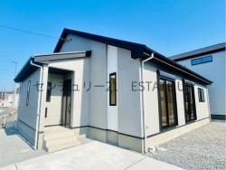 DEMO-01 人と家族を結ぶ空間”をテーマにしたLIGAREシリーズ。帖佐駅徒歩圏の利便性と、上質なデザインが魅力的な東餅田の新築♪