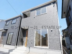 DEMO-01 桜ヶ丘の閑静な住宅街に誕生した新築4LDK。LDK18帖超のゆとりある空間に、全居室収納・対面キッチンなど家族に嬉しい設備が充実。子育てにも安心の住環境です♪