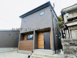 DEMO-01 南向き×平坦地の住宅♪玄関収納の間接照明や造作洗面など、細部までこだわった内装。17帖のLDKは開放感たっぷり。ご家族団らんできる空間です♪