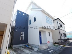 DEMO-01 2025年8月全面リフォーム完了で室内外ともに綺麗な状態でそのまま入居可♪！3階建て3LDKで通学便利＋充実した周辺環境な好立地住宅。