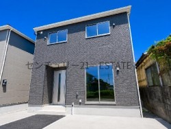 DEMO-01 LDK17帖の広々リビングで家族が集まる空間。駐車複数台可能！閑静な住宅地で子育て世帯に嬉しい住環境の妙円寺の新築4LDK♪