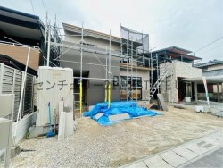 DEMO-01 人気の永吉エリアに開放感あるLDKで和室付き新築住宅♪駐車3台以上可能で複数台所有や来客時も安心。閑静な住宅地で、子育て世帯にも安心して暮らせる環境です。