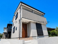 DEMO-01 子育て世帯にも嬉しく便利な住環境伊敷に新築住宅♪明るく開放感のあるリビングに和室付き！オール電化住宅で駐車2台可能！快適な住まいがすぐにスタートできます。