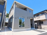 DEMO-01 家族が集まる16.7帖のLDKに和室付♪駅近でオール電化仕様の新築4LDK。広々バルコニー付きで開放感♪スーパーやコンビニも身近にあり、子育て世帯にも暮らしやすい住環境が魅力です。