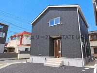 DEMO-01 「桜ヶ丘1丁目」バス停徒歩2分。オール電化仕様の新築4LDK。広々バルコニー付きで開放感♪商業施設が充実しており子育て世帯にも暮らしやすい住環境が魅力です。