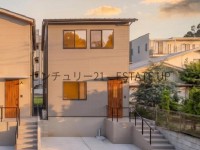 DEMO-01 家族が集まるLDKにシステムキッチンを採用♪二軒茶屋駅徒歩9分で買い物施設が徒歩圏内に充実！子育て世帯にもおすすめな住環境です。