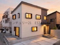 DEMO-01 家族が集うLDKに畳付き。明るさと開放感のある吹抜けを採用した新築住宅♪生活利便施設と教育環境が身近に揃った子育て世代にもおすすめな立地です。